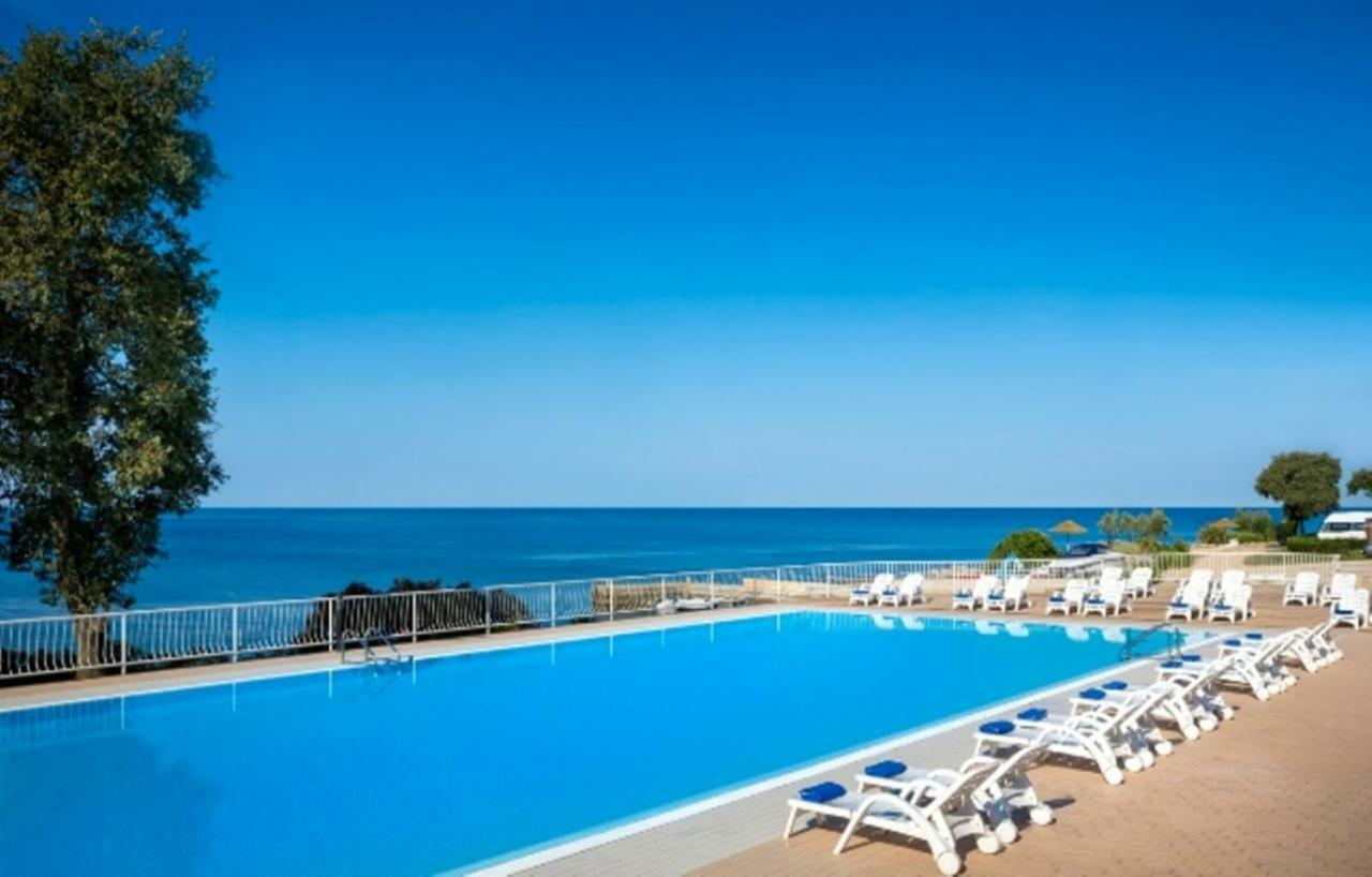 West Coast Mobilhome With Xxl Terrace In Naturist Resort Solaris Fkk Tar-Vabriga Exterior photo